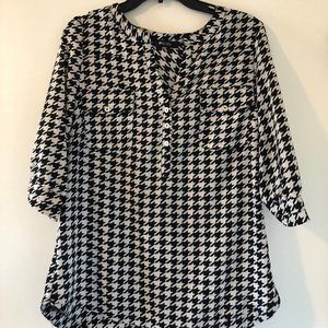 Black and White Houndstooth Pattern Blouse